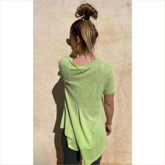 Kurzarm Basic Kiwigrün Shirt Esvivid V-Ausschnitt mit Kellerfalte hinten länger als vorn - Bekleidung & Accessoires